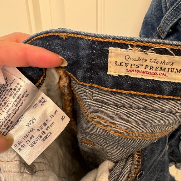 Levi button fly shorts - Picture 3 of 3